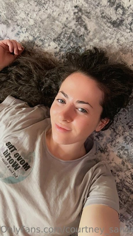 Courtney Sanderson kostenlose exklusive foto