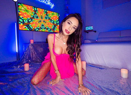 trinitystclair hd nackten bilder