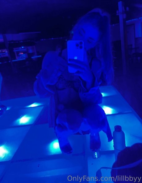 Lillbbyy sexy pornostar archiv