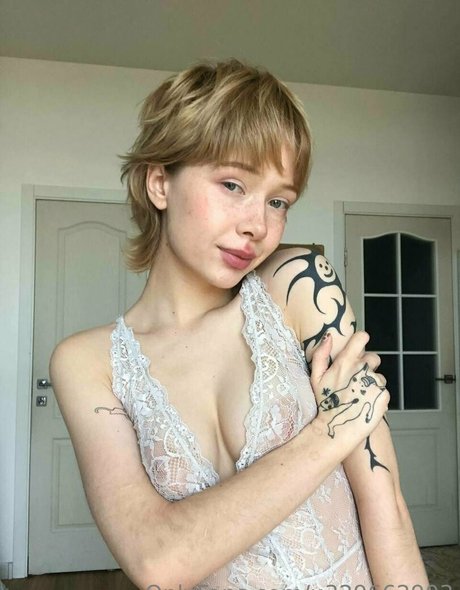 tiny tyan perfekte nackte bild