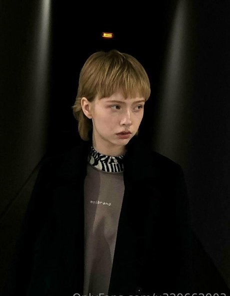 tiny tyan porno erotische foto