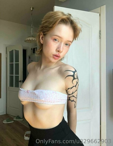 außerhalb von onlyfans erwachsene nacktheit foto