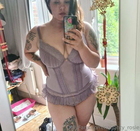 naughty rosie heiße akt bilder