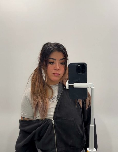 Ashlynn Arias beste schöne archiv