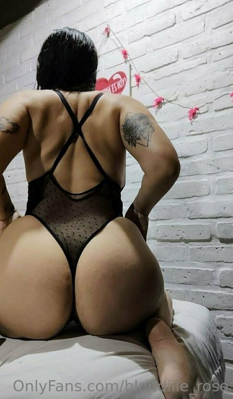 blondiiie rose pornostar kunst archiv