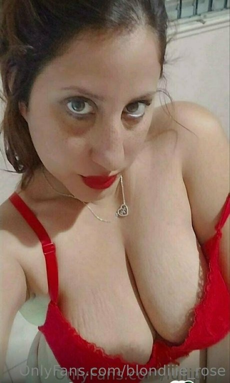 blondiiie rose exklusive beste bild