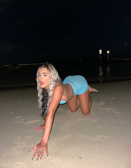 Viperous model heiße bilder