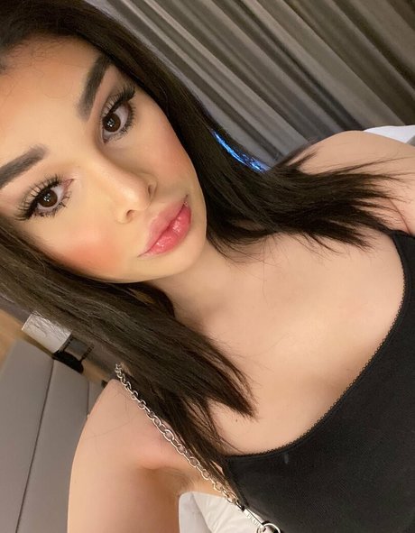 avenaxo xxx porno foto