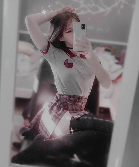 Sunshizen model erotische fotos