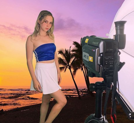 Mica Tenenbaum model nackten foto