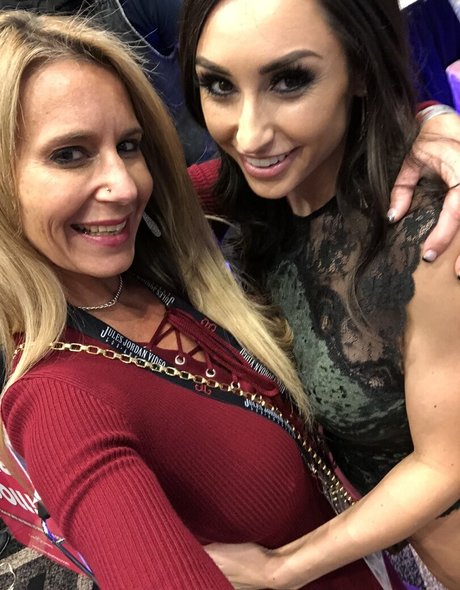 ainsleedivine schöne nackten galerie