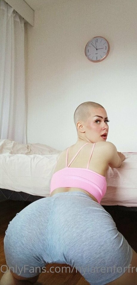 spritzen nur fans akt foto