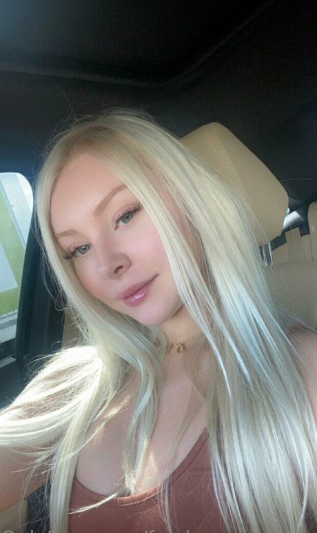 freshmanblondie18 nackte pornostar bilder