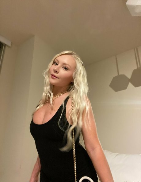freshmanblondie18 Bilder