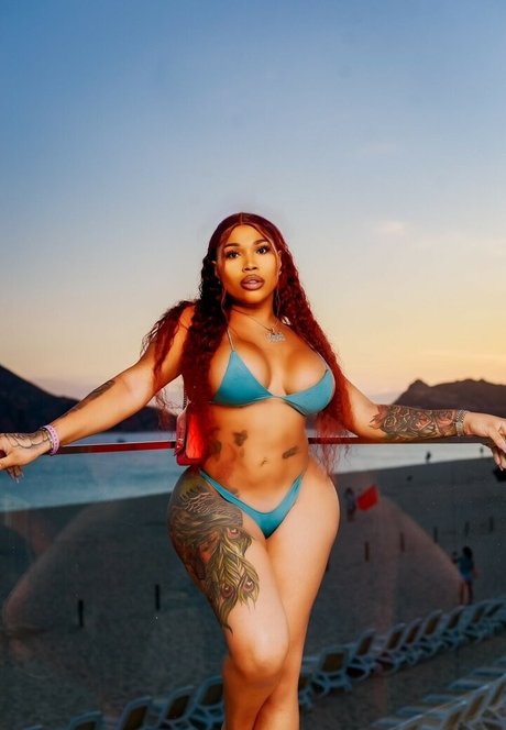 Pynk Poison porno kunst galerie