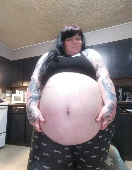 dunkle brustwarzen onlyfans perfekte akt foto