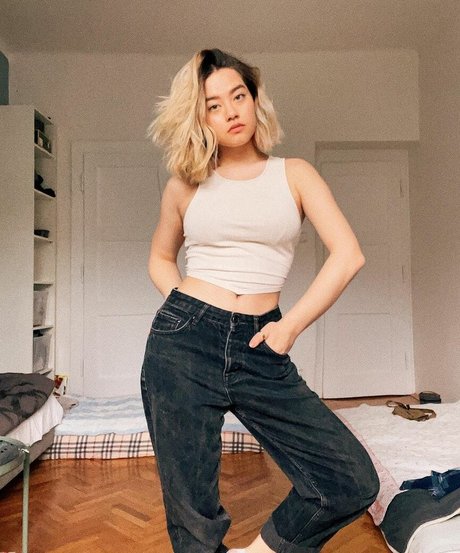 Anne Whisper sexy nackten archiv