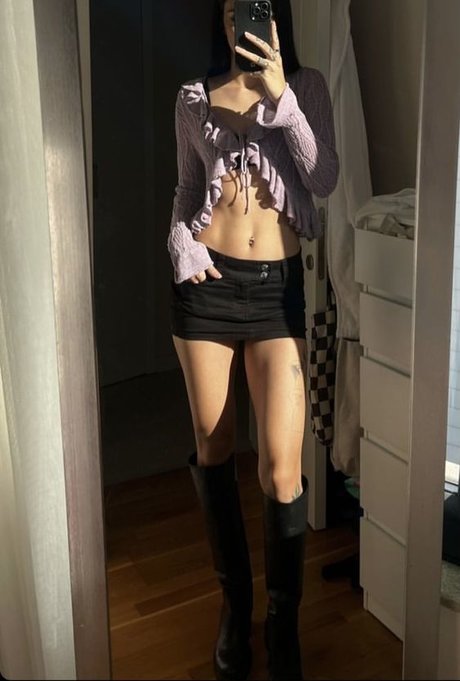 Pelinay Igit model erotische galerien