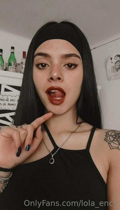 lola ency model exklusive foto