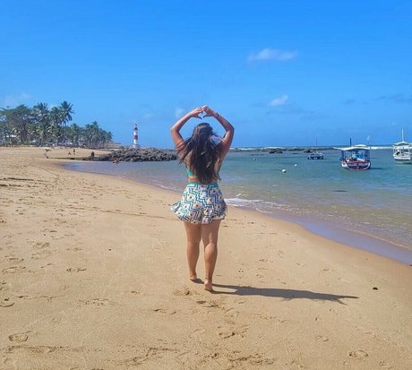 Thais Nakaguma exklusive porno foto