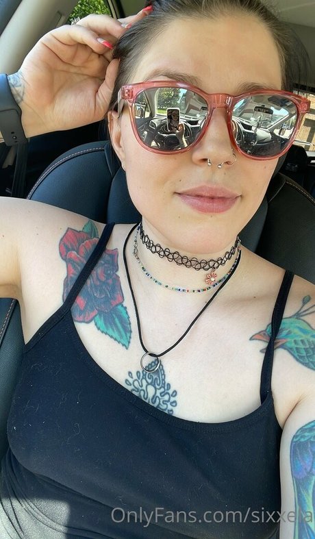 sixxela hübsche erotische fotos