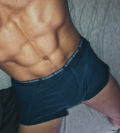 battyboyfree model nackte bilder