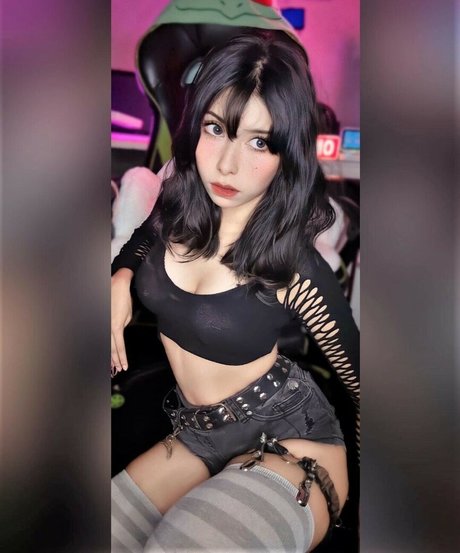 Lilywaifu schauspielerin nackt foto