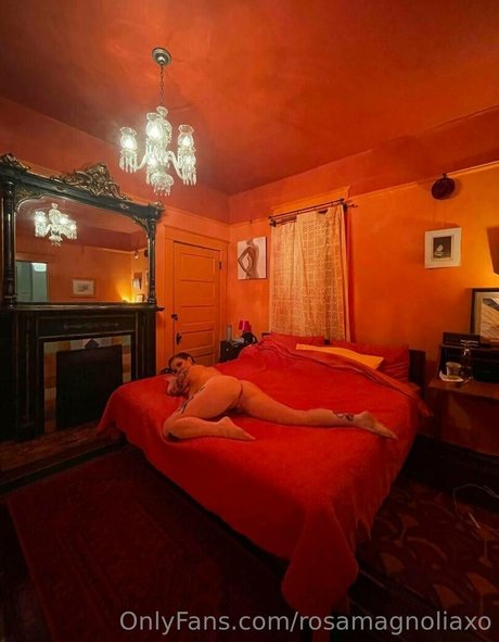 rosamagnoliaxo nacktheit bilder