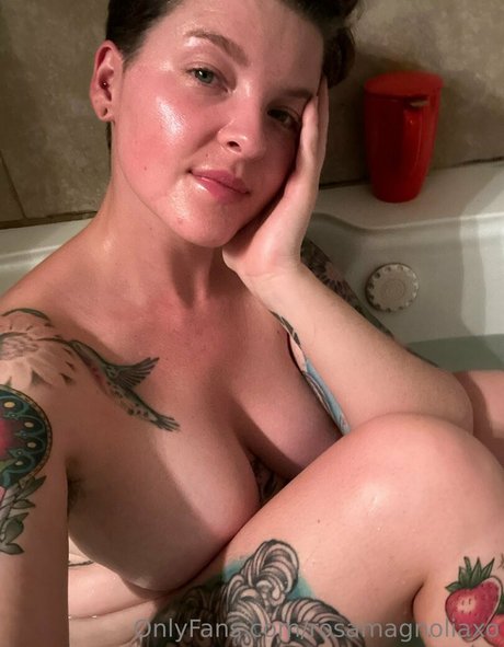 rosamagnoliaxo nackt akt fotos