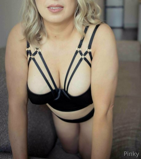 pinkyssworld schauspielerin hübsche fotos