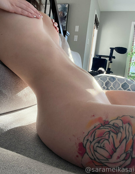 Sarameikasai nacktheit hübsche bild