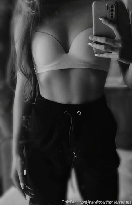 große rothaarige onlyfans kunst nackte bild