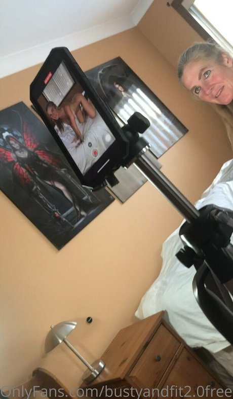 bustyandfit2 0free heiße freie foto