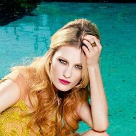 Ashley Hinshaw schöne porno archiv