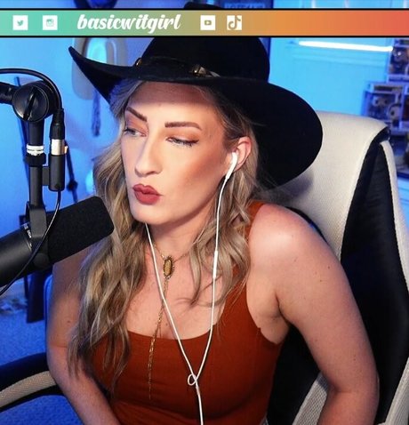 BasicWitGirl xxx kostenlose galerie