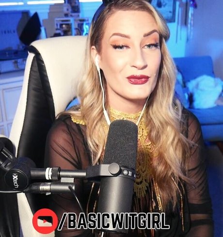 BasicWitGirl erwachsene pornostar galerien