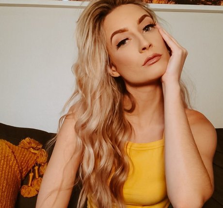 BasicWitGirl schauspielerin pornografische bilder