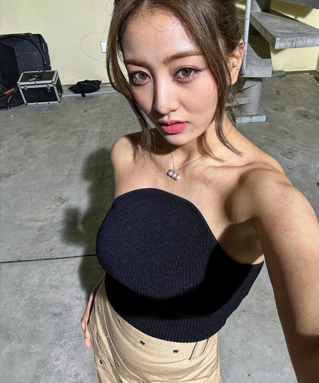 Jihyo nackt akt bilder
