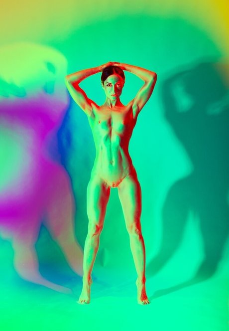 Emily England exklusive erotische fotos