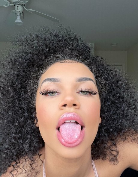 scorpioqueen18 nackt heiße fotos