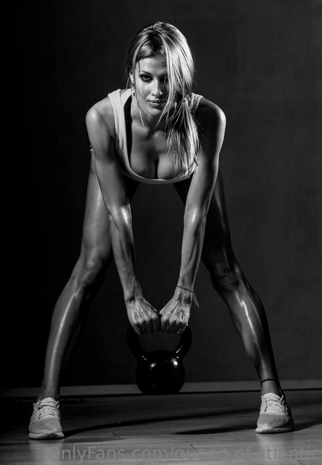 queen of atlantic top sexy foto