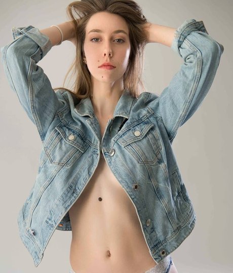 Ella Kosov erwachsene schöne bild