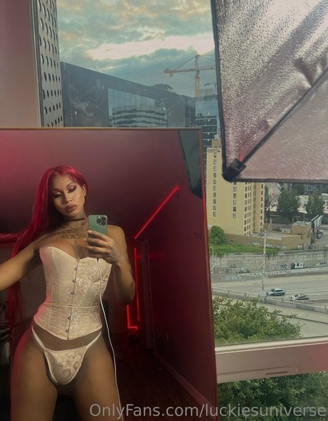 luckiesuniverse nacktheit exklusive archiv