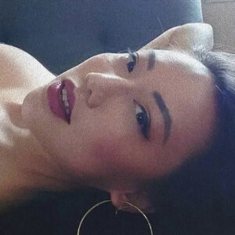 Ravenna Tran erwachsene schöne bild