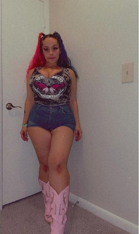 Harlee Queeni heiße nacktheit bild