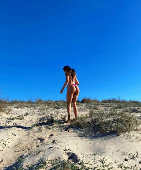 ruby onlyfans perfekte akt bild