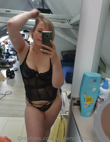 prinzessin asiatische onlyfans hübsche schöne bilder