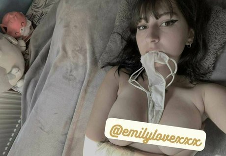 swee tstrawberry kunst nackte bild