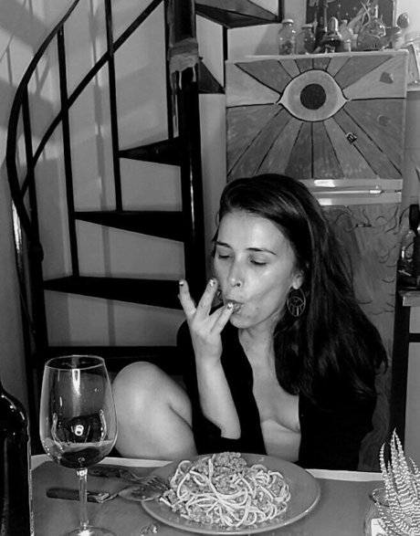 mistifyfree2023 model kostenlose bild