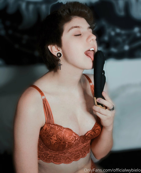 officialwybielo xxx pornographische foto